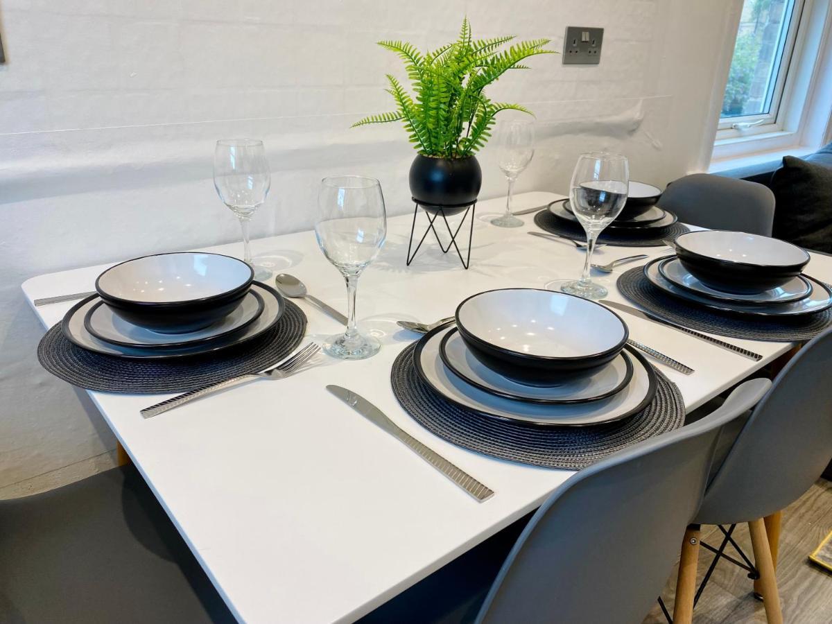 Chic Apartment In Central Bournemouth With Parking Exterior photo